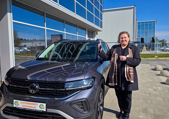 /slike/Nagradne igre/KTC - uručenje ključeva Vindija (2).jpg